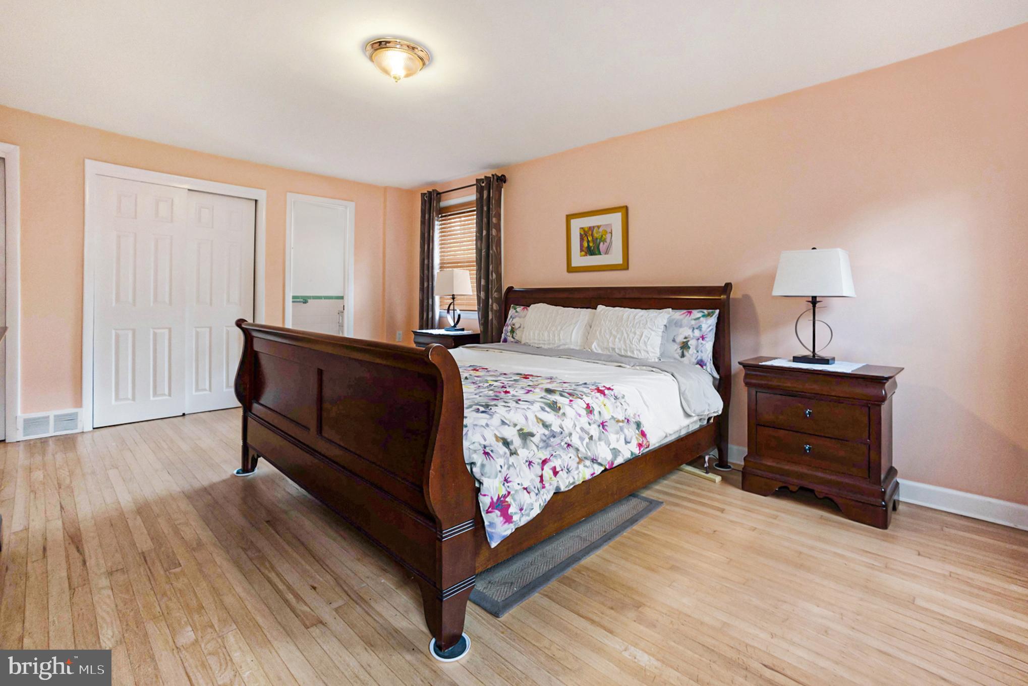 350 Red Coat Lane Wayne, PA 19087 - Photo 19 of 38 Main bed room