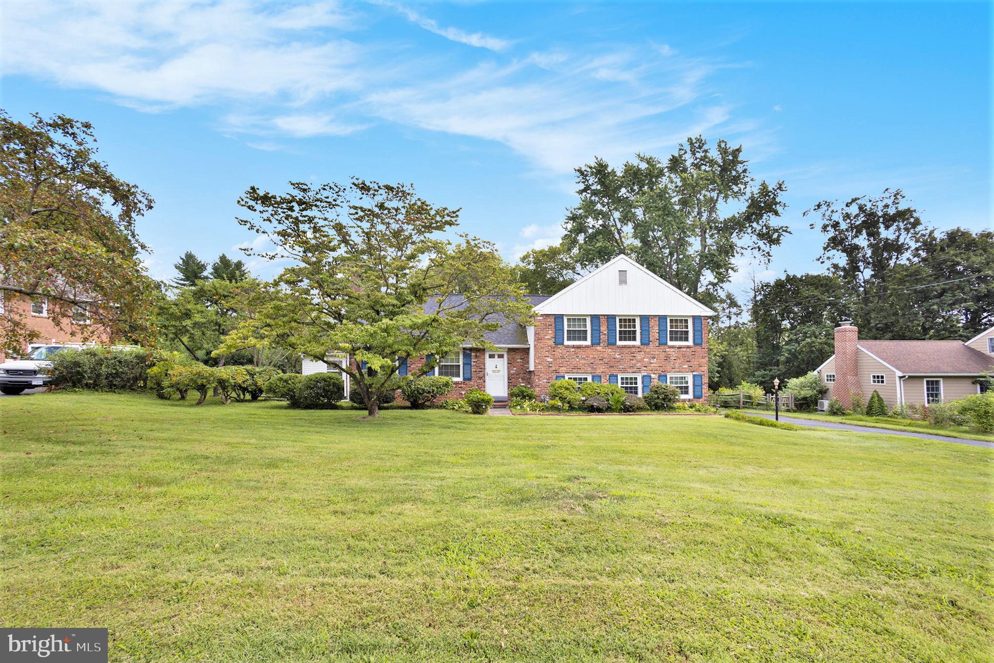 350 Red Coat Lane Wayne, PA 19087 - Photo 2 of 38
