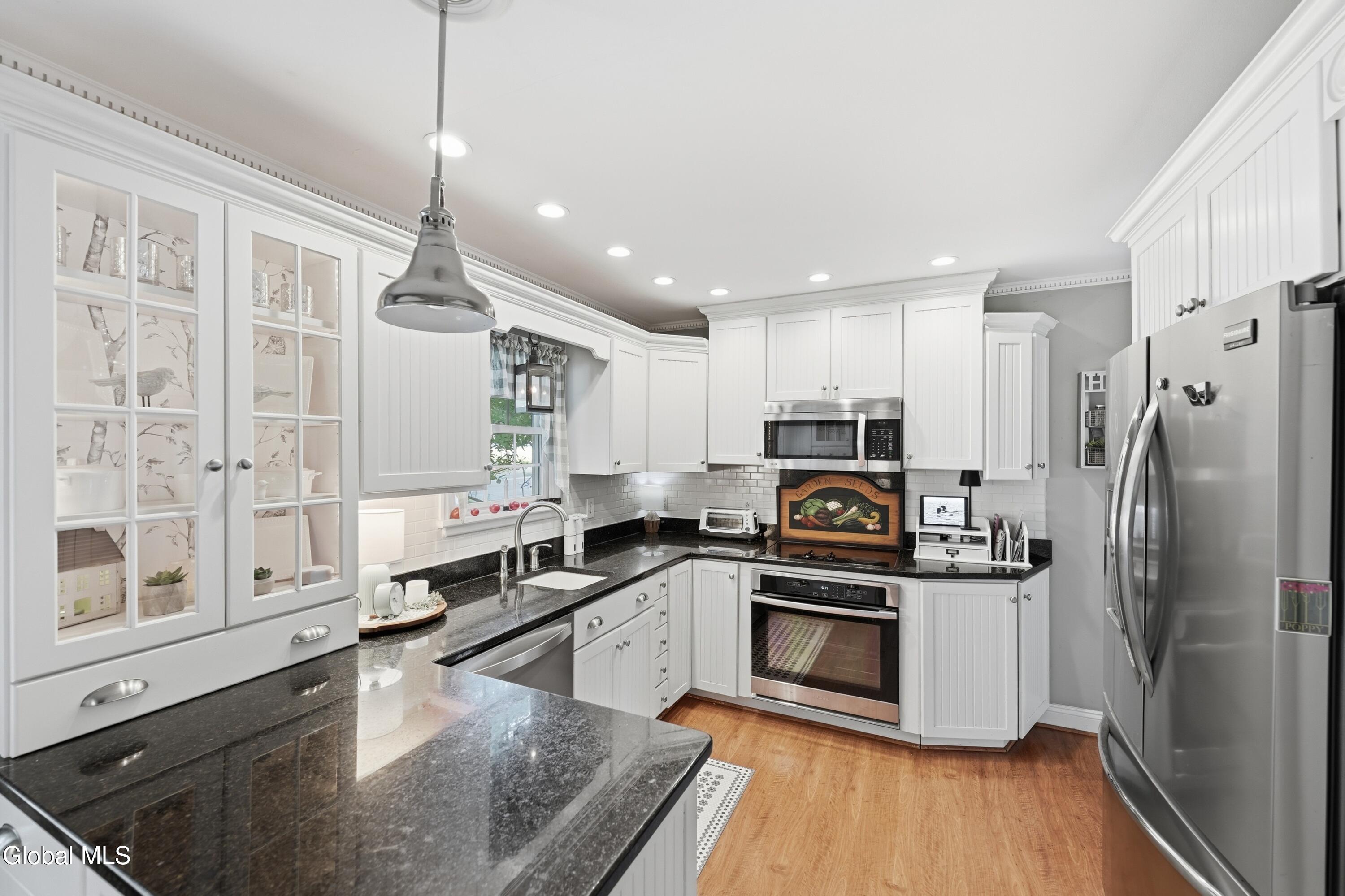 6 Campbell Road Melrose, NY 12121 - Photo 12 of 44 DSC08215