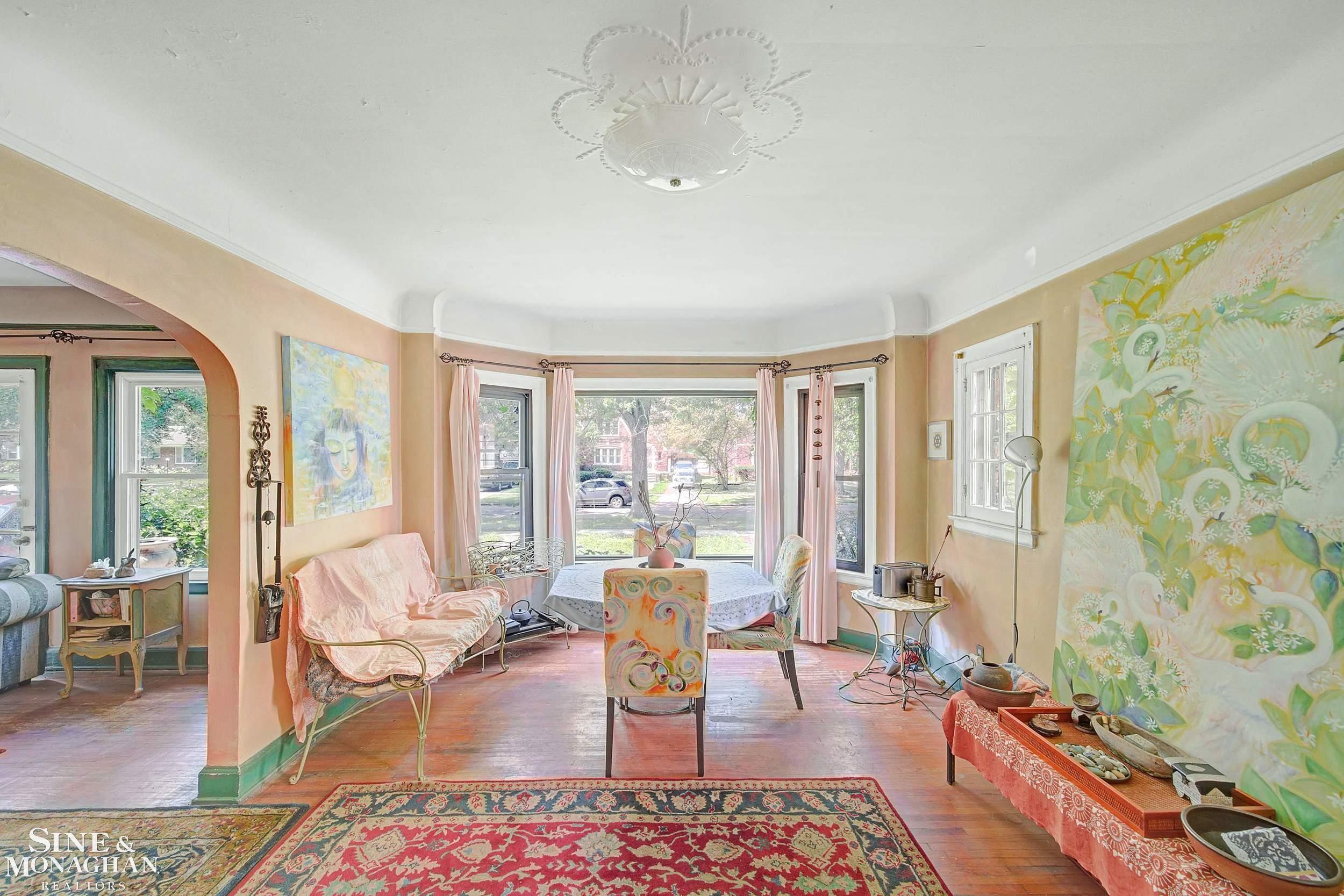 284 Riverside Drive Detroit, MI 48215 - Photo 4 of 39 50151252-9a7eb170-0c23-461e-b90b-1d46b9e68160.JPG
