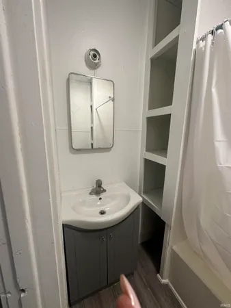 $1,250 | 104 1/2 West Michigan Street, Unit 1, Lagrange, IN 46761