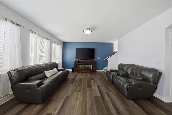 $439,900 | 1836 Ness Way, Montgomery, IL 60538