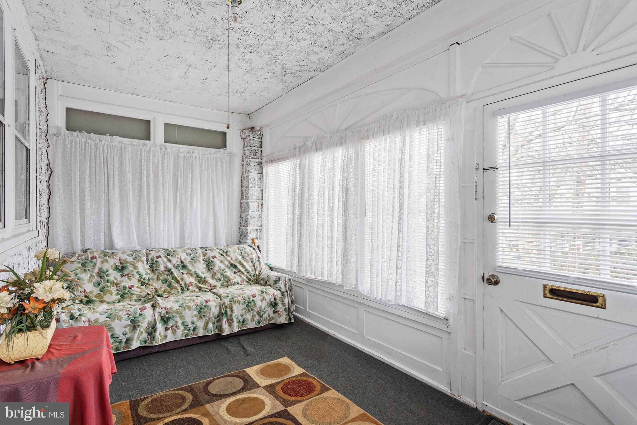 120 Harvin Road Upper Darby, PA 19082 - Photo 4 of 24