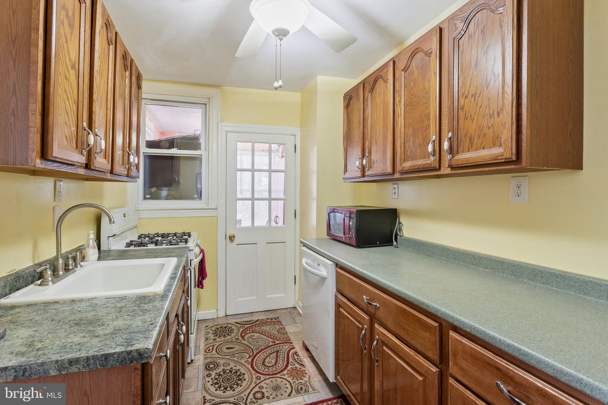 120 Harvin Road Upper Darby, PA 19082 - Photo 10 of 24