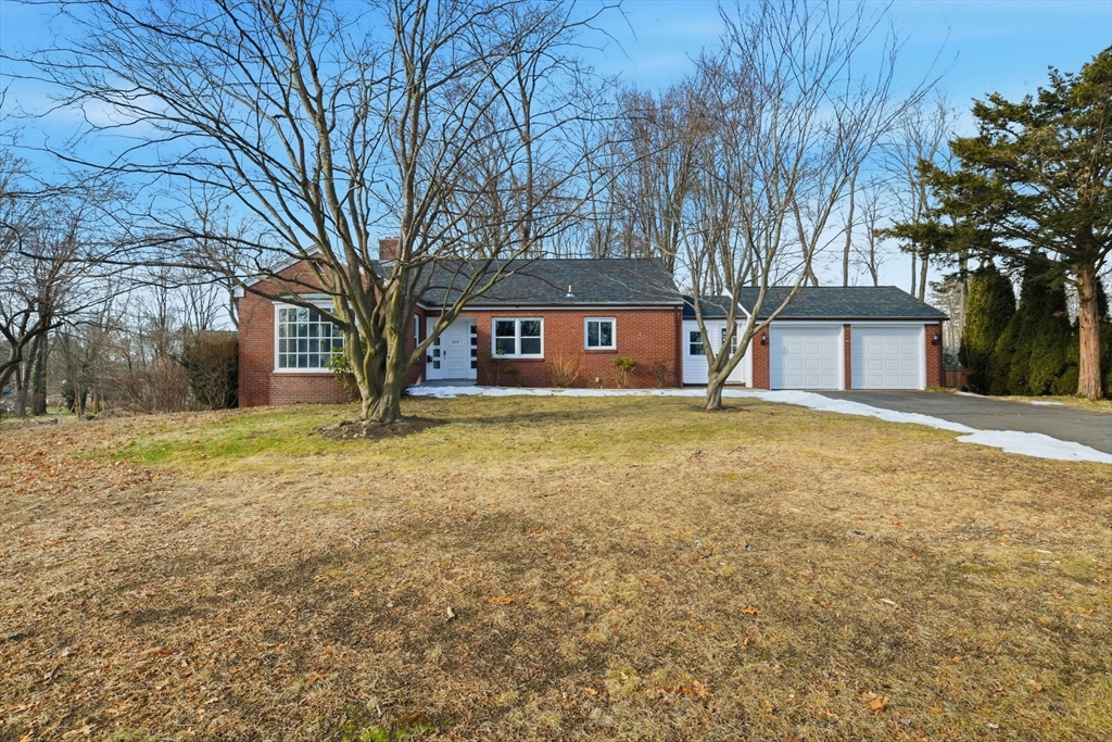 259 Ohio Avenue West Springfield, MA 01089 - Photo 2 of 30 a front view of a house with a yard