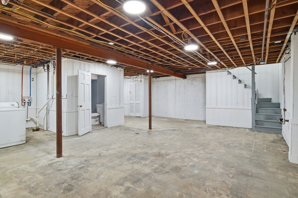 259 Ohio Avenue West Springfield, MA 01089 - Photo 24 of 30