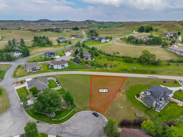 $179,900 | Wagon Wheel Court, Unit F10, Sheridan, WY 82801