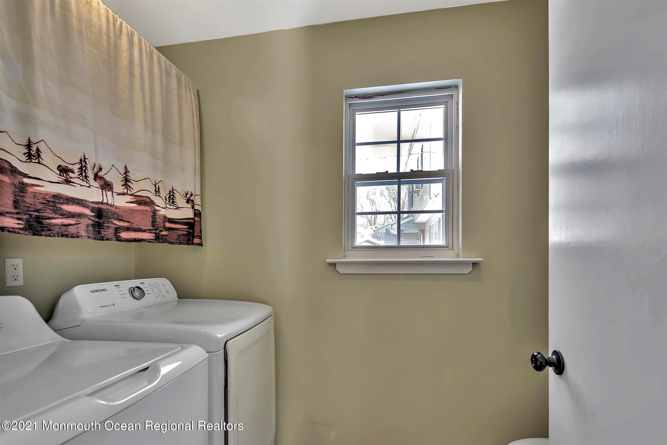 13 Stoyk Road Cream Ridge, NJ 08514 - Photo 22 of 33 22-POWDER_LAUNDRY ROOM