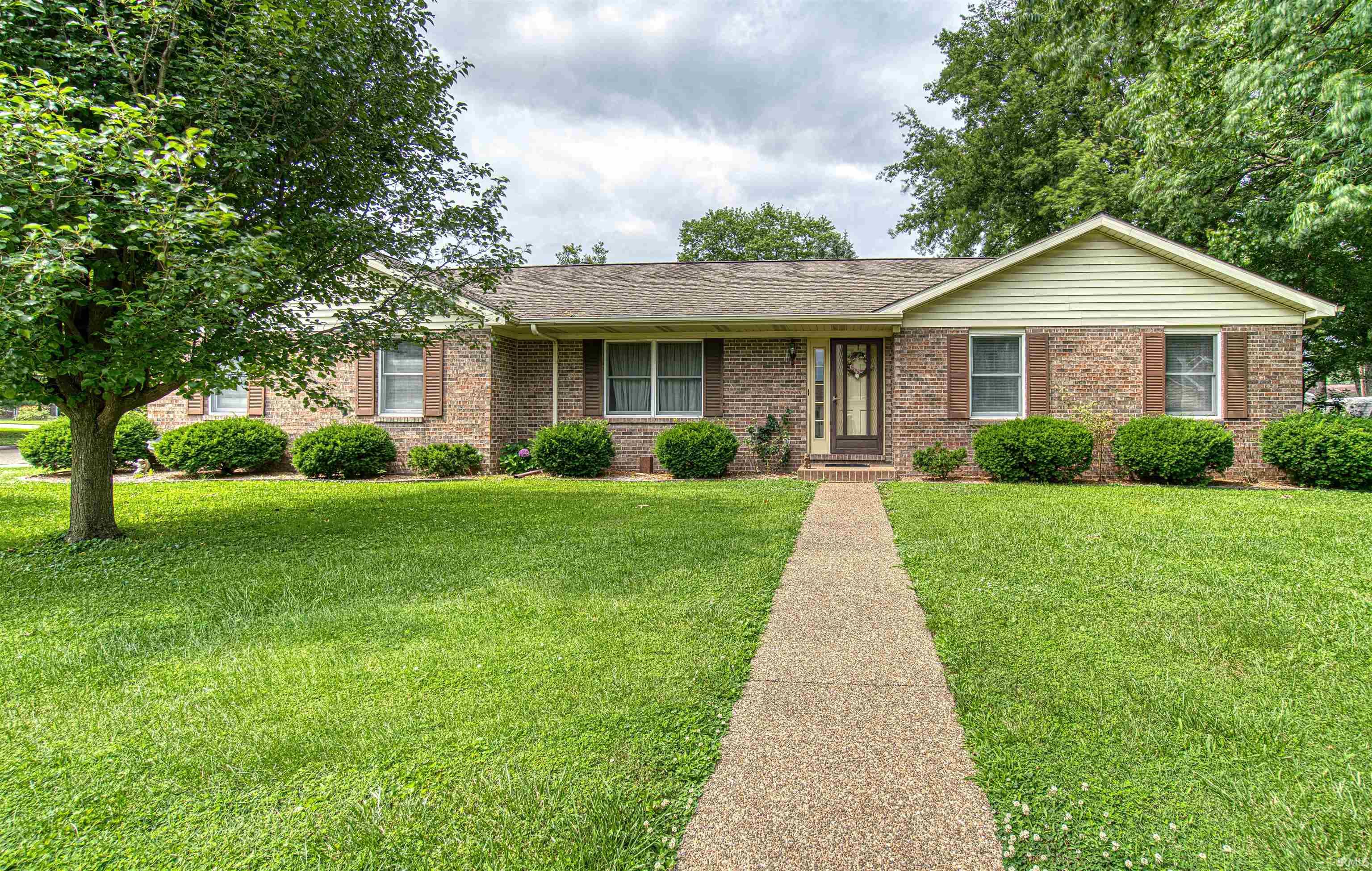 1925 North Meadow Road Evansville, IN 47715 - Photo 1 of 36 Gallery Image 1
