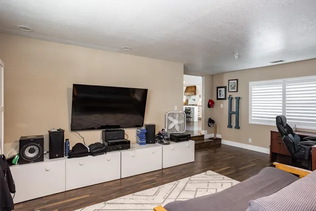 $1,500,000 | 9337 Creekside Lane, Modesto, CA 95357