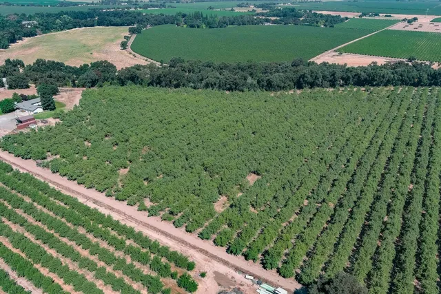 $1,500,000 | 9337 Creekside Lane, Modesto, CA 95357