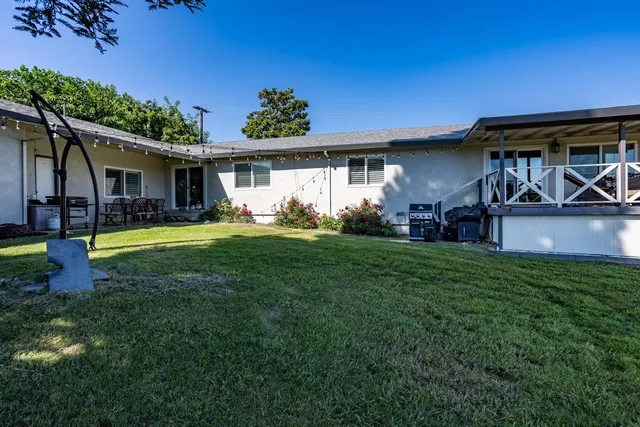 $1,500,000 | 9337 Creekside Lane, Modesto, CA 95357