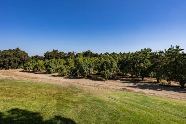 $1,399,000 | 9337 Creekside Lane, Modesto, CA 95357