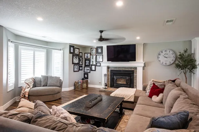 $1,500,000 | 9337 Creekside Lane, Modesto, CA 95357