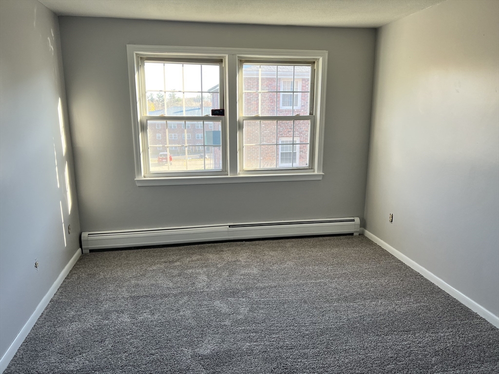 85 Ridgewood Lane, Unit 14 Gardner, MA 01440 - Photo 5 of 12 Gallery Image 5