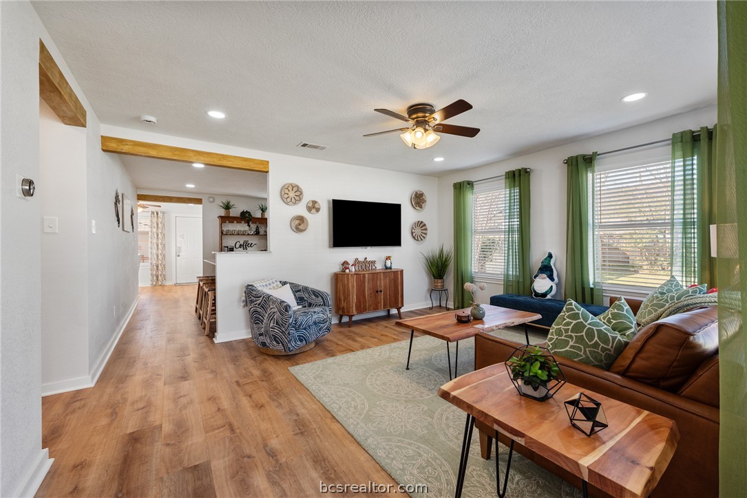 1019 East 27th Street Bryan, TX 77803 - Photo 5 of 30 Tastefully decorated throughout - no expense was spared making this your perfect move-in ready home.