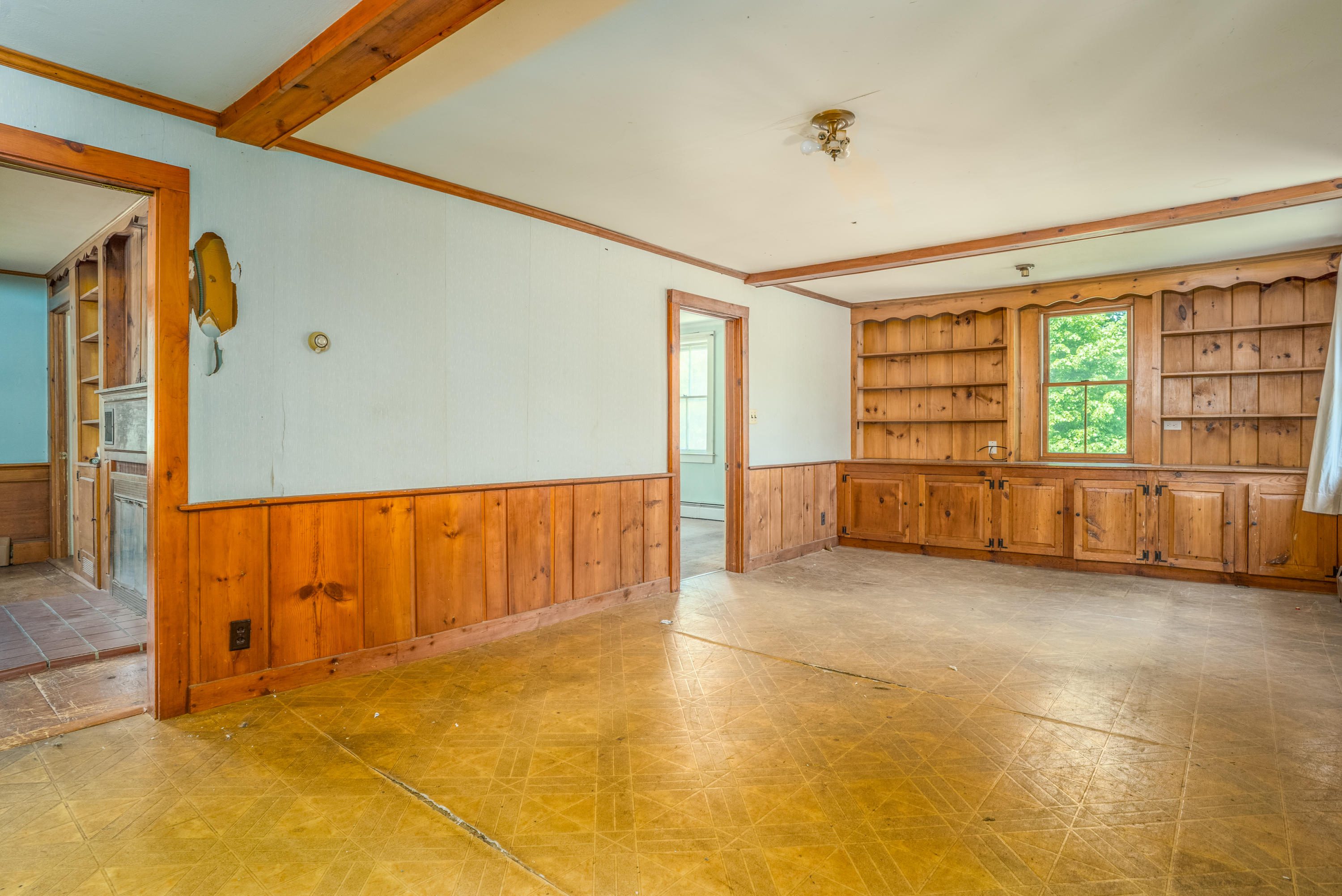 337 South Main Street Centerville, MA 02632 - Photo 6 of 19 a view of an empty room with a window