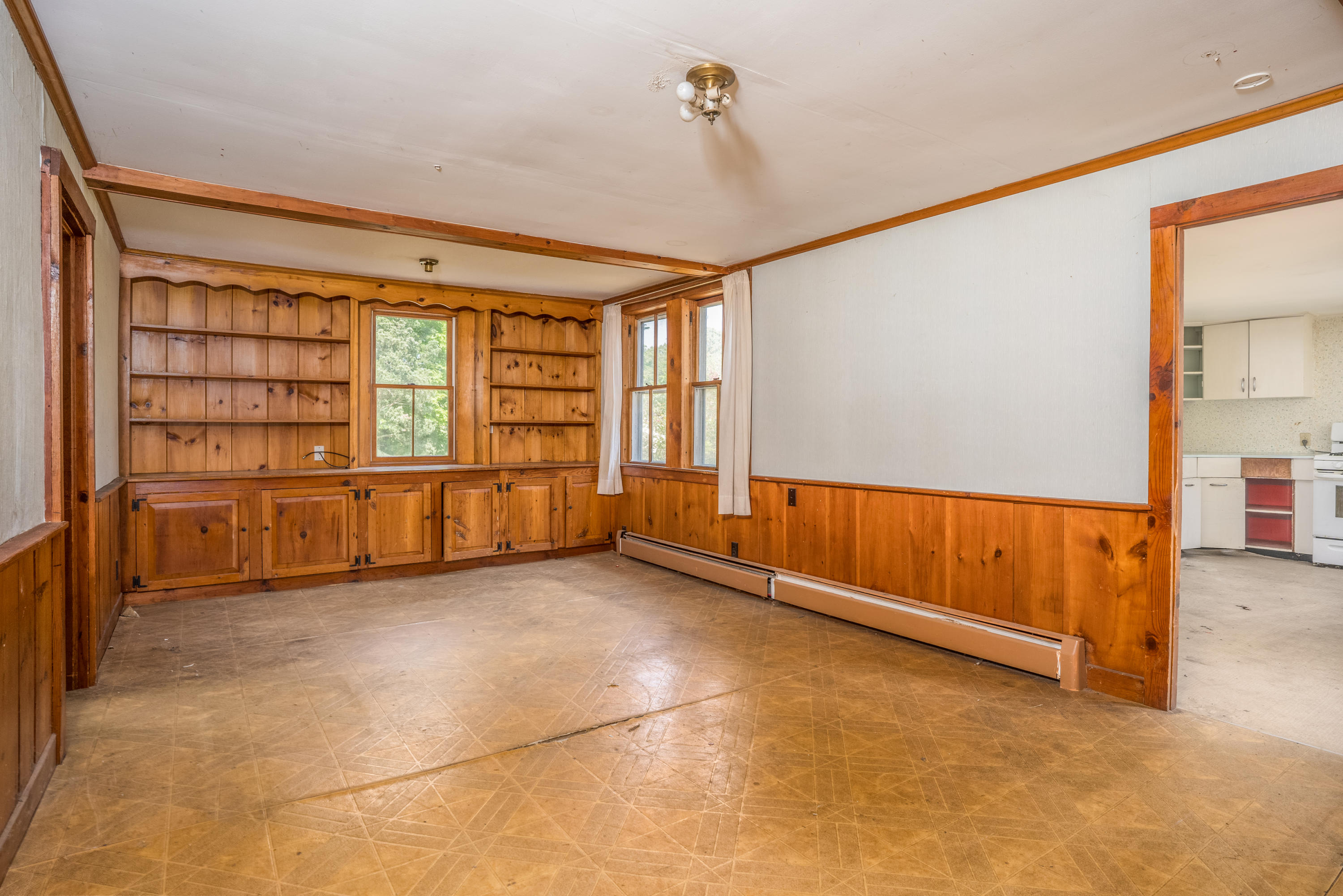 337 South Main Street Centerville, MA 02632 - Photo 7 of 19 a view of an empty room with a window