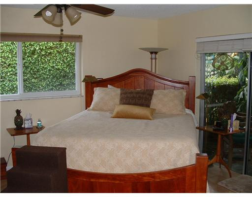 1323 Walnut Terrace Boca Raton, FL 33486 - Photo 8 of 25 Bedroom Master