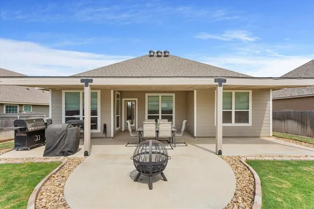 $319,900 | 7012 Llano Drive, Waco, TX 76633