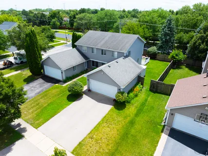 $300,000 | 3087 Kelly Court, Aurora, IL 60504