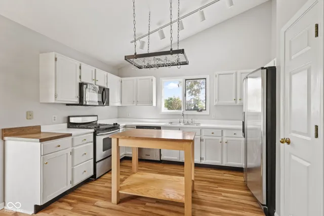 $329,900 | 8150 Silk Circle, Indianapolis, IN 46256