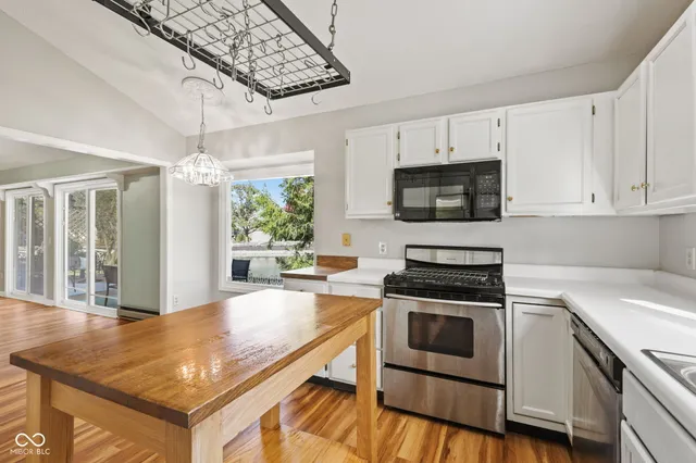 $329,900 | 8150 Silk Circle, Indianapolis, IN 46256