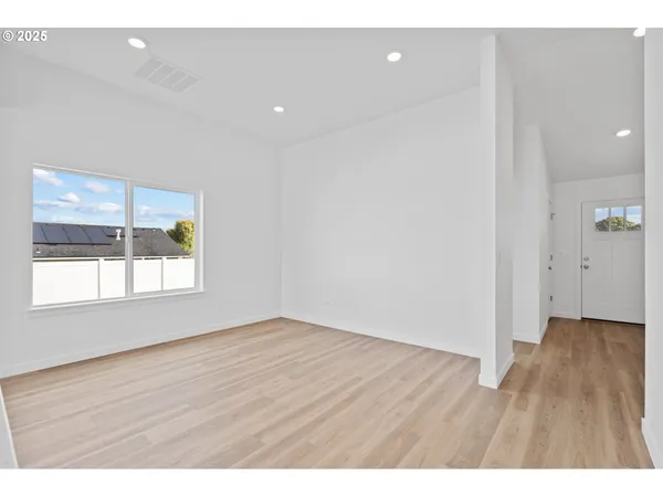 $289,950 | 144 Southwest Eagle Drive, Boardman, OR 97818