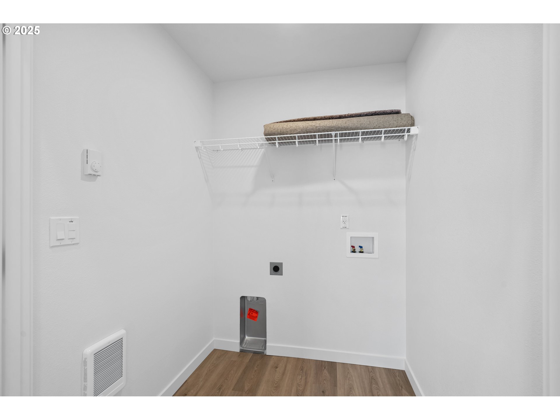 144 Southwest Eagle Drive Boardman, OR 97818 - Photo 18 of 22 a view of bathroom