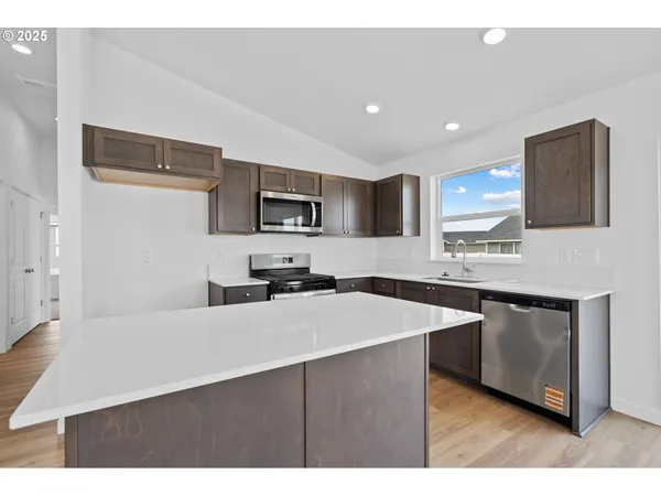 $289,950 | 144 Southwest Eagle Drive, Boardman, OR 97818