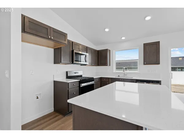 $289,950 | 144 Southwest Eagle Drive, Boardman, OR 97818