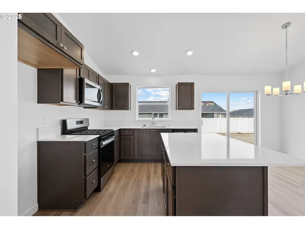 $289,950 | 144 Southwest Eagle Drive, Boardman, OR 97818