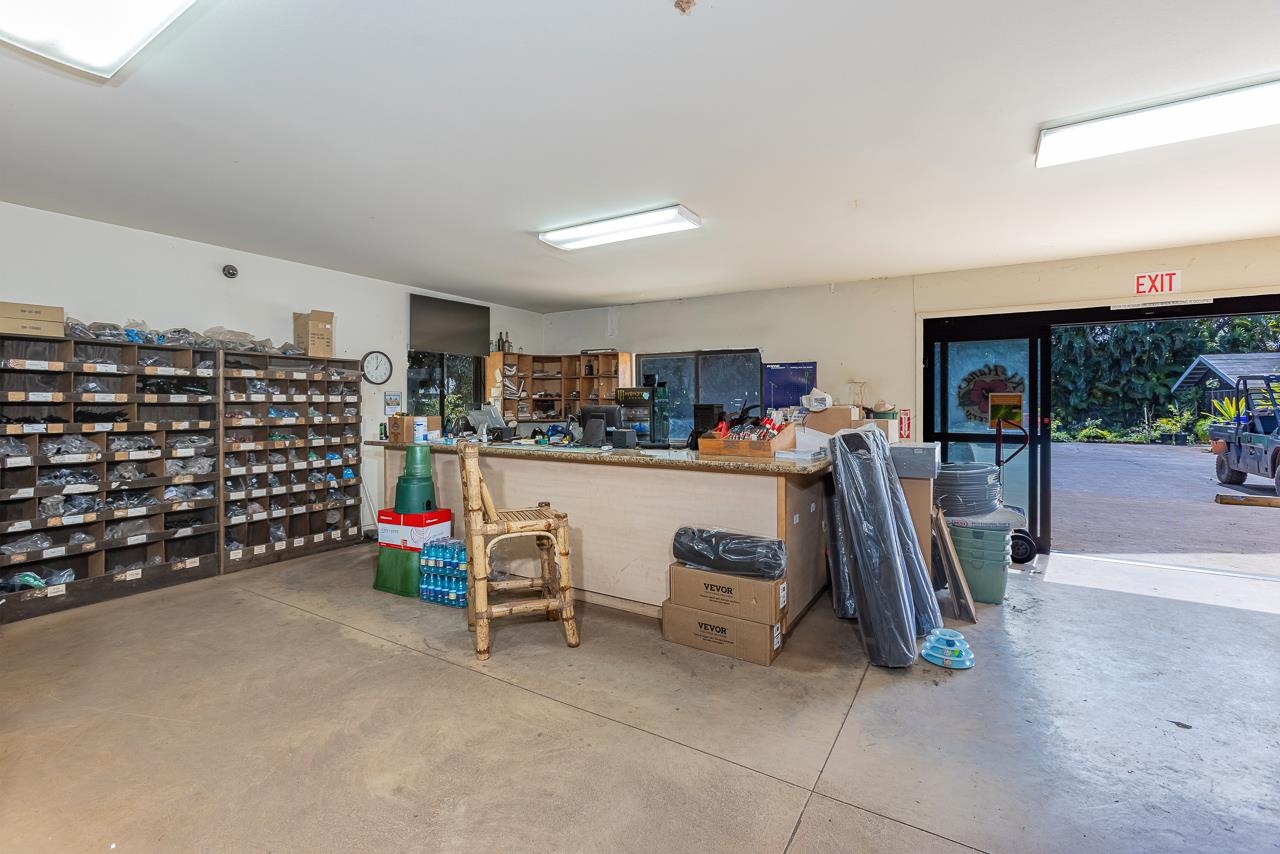 1746 South Kihei Road Kihei, HI 96753 - Photo 25 of 35 a view of a room with racks