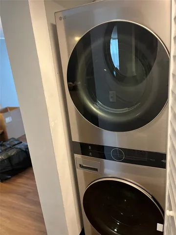 a close up view of washer and dryer