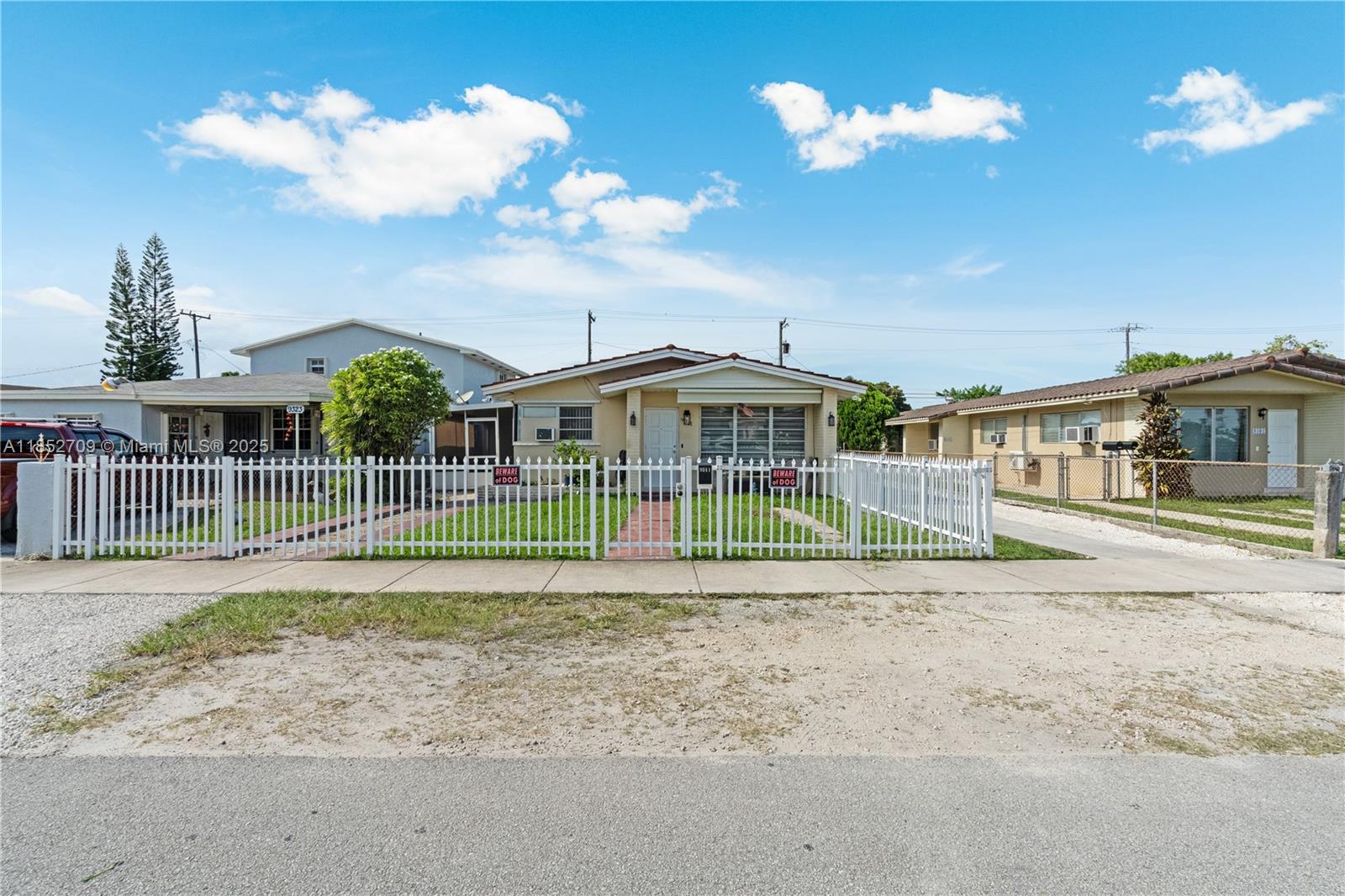 9311 Southwest 37th Street Miami, FL 33165 - Photo 2 of 39