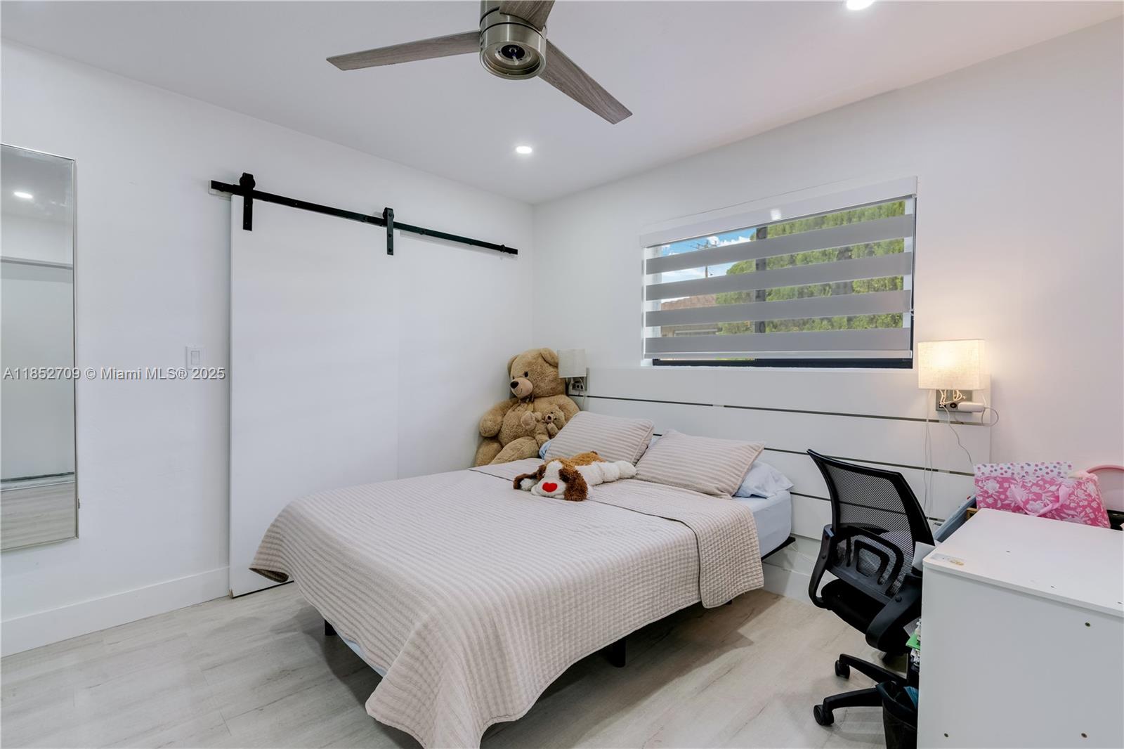 9311 Southwest 37th Street Miami, FL 33165 - Photo 21 of 39 Second Unit