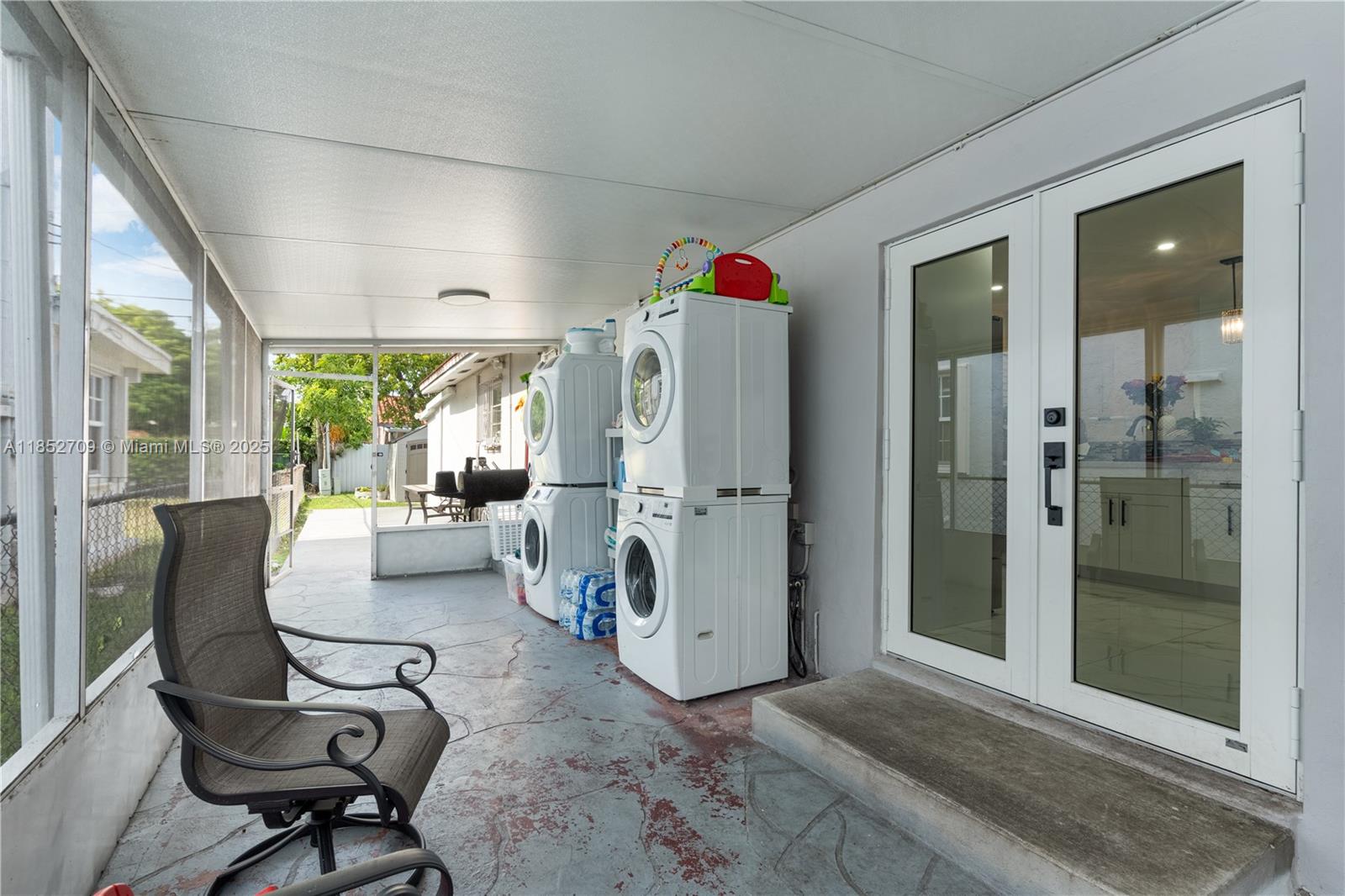 9311 Southwest 37th Street Miami, FL 33165 - Photo 28 of 39 Laundry Room