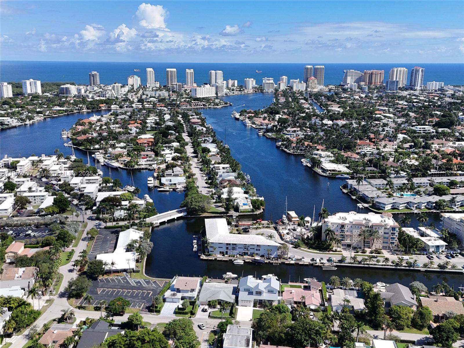 535 Hendricks Isle, Unit 306 Fort Lauderdale, FL 33301 - Photo 31 of 32 a city view