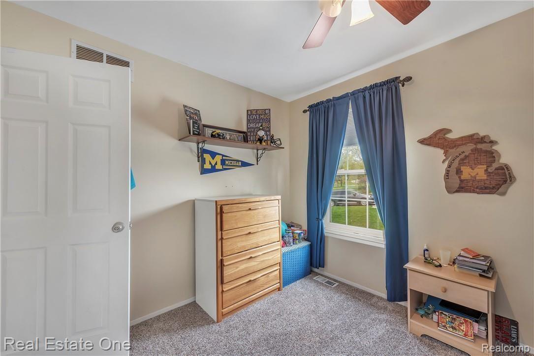 861 Downhill Lane Rochester, MI 48307 - Photo 22 of 44 861-Downhill-Ln-Rochester-Hills-MI-48307-windowstill-24.jpg