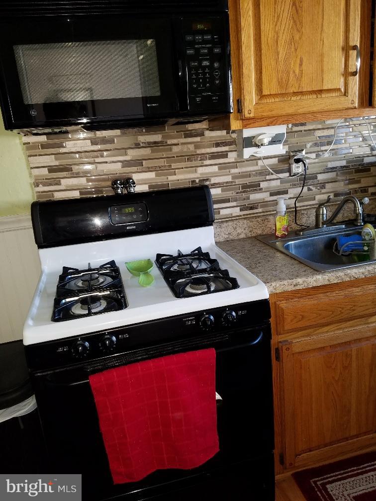 4418 Norfen Road Halethorpe, MD 21227 - Photo 13 of 30 Kitchen