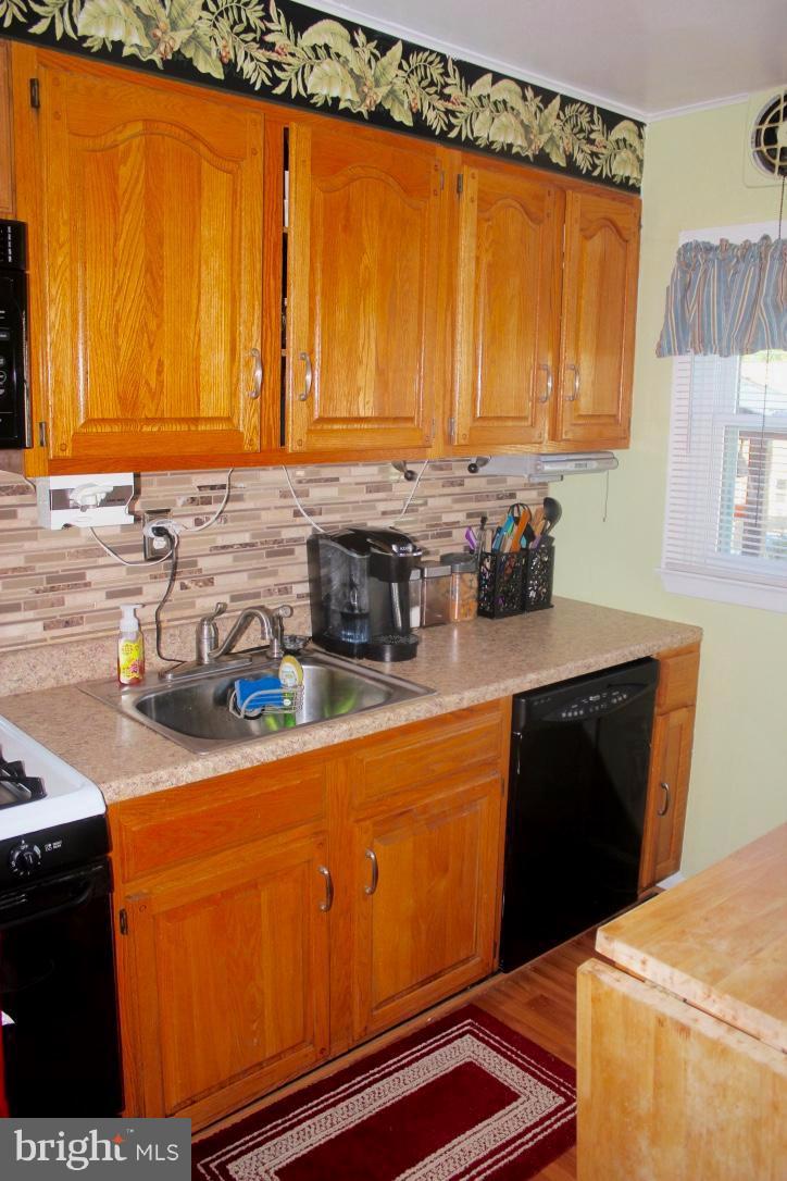 4418 Norfen Road Halethorpe, MD 21227 - Photo 14 of 30 Kitchen