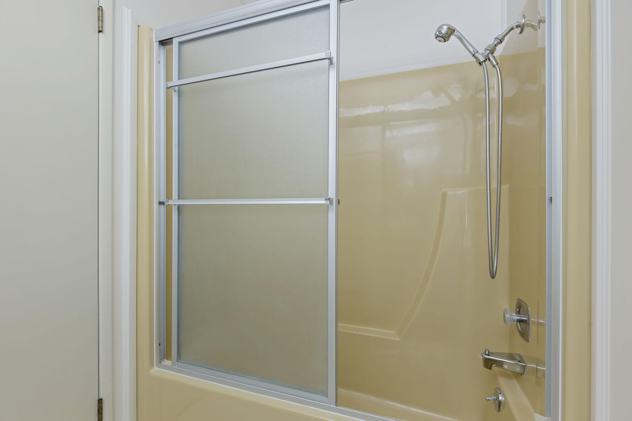 340 Old Mill Road, Unit 186 Santa Barbara, CA 93110 - Photo 27 of 40 a bathroom with a glass shower door