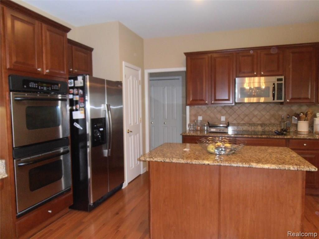 753 Bliss Drive Rochester, MI 48307 - Photo 3 of 20