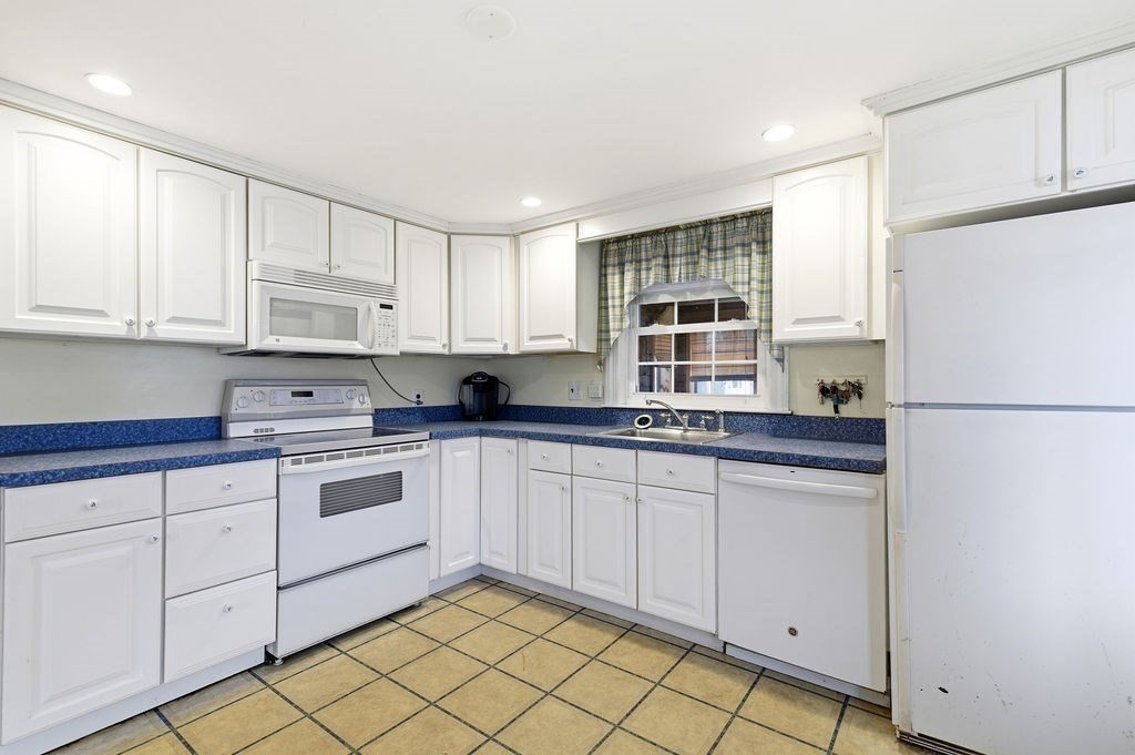 175 Levin Road Rockland, MA 02370 - Photo 8 of 25