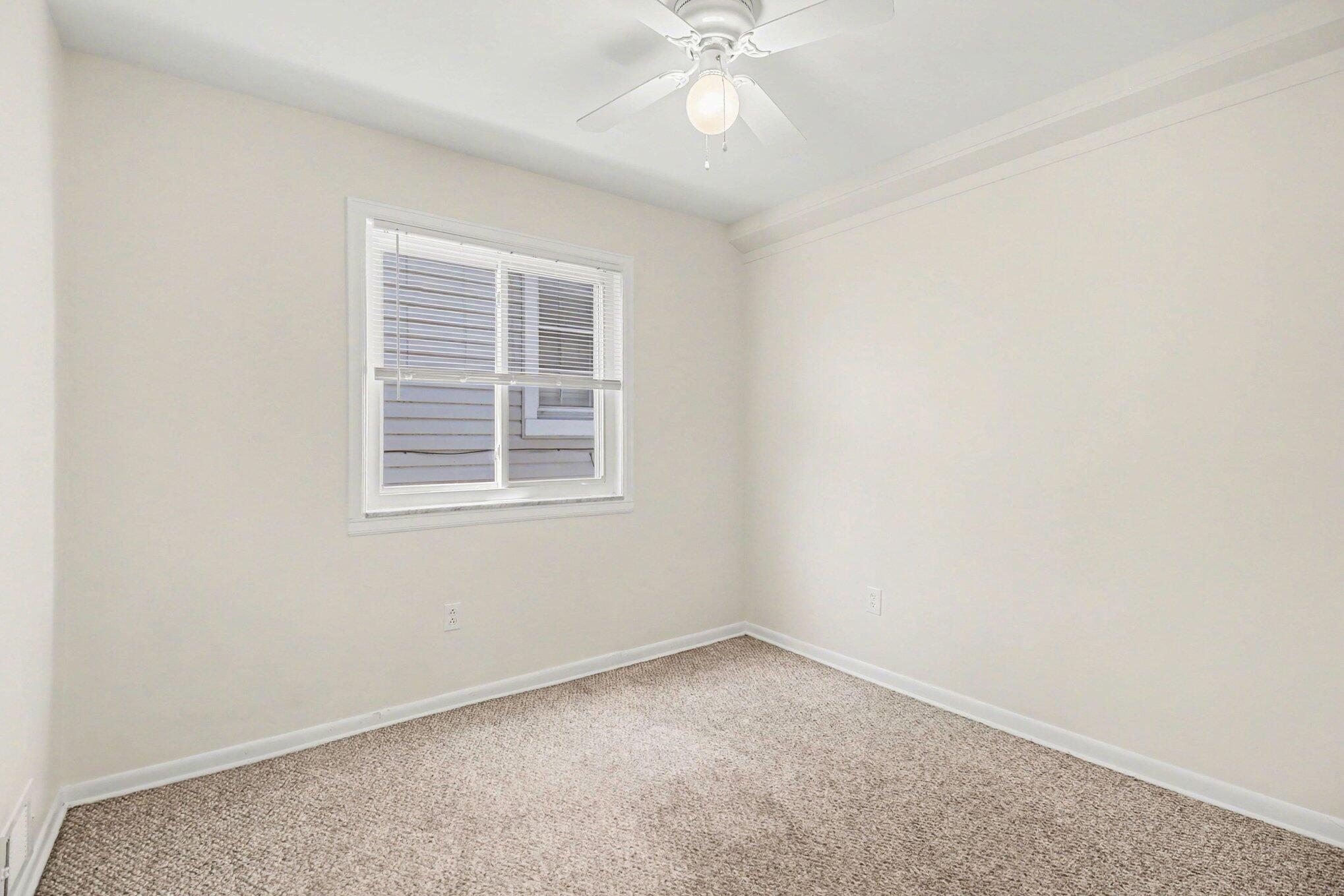 2189 Ridgemont Road Grosse Pointe Woods, MI 48236 - Photo 21 of 36 024_file_4903
