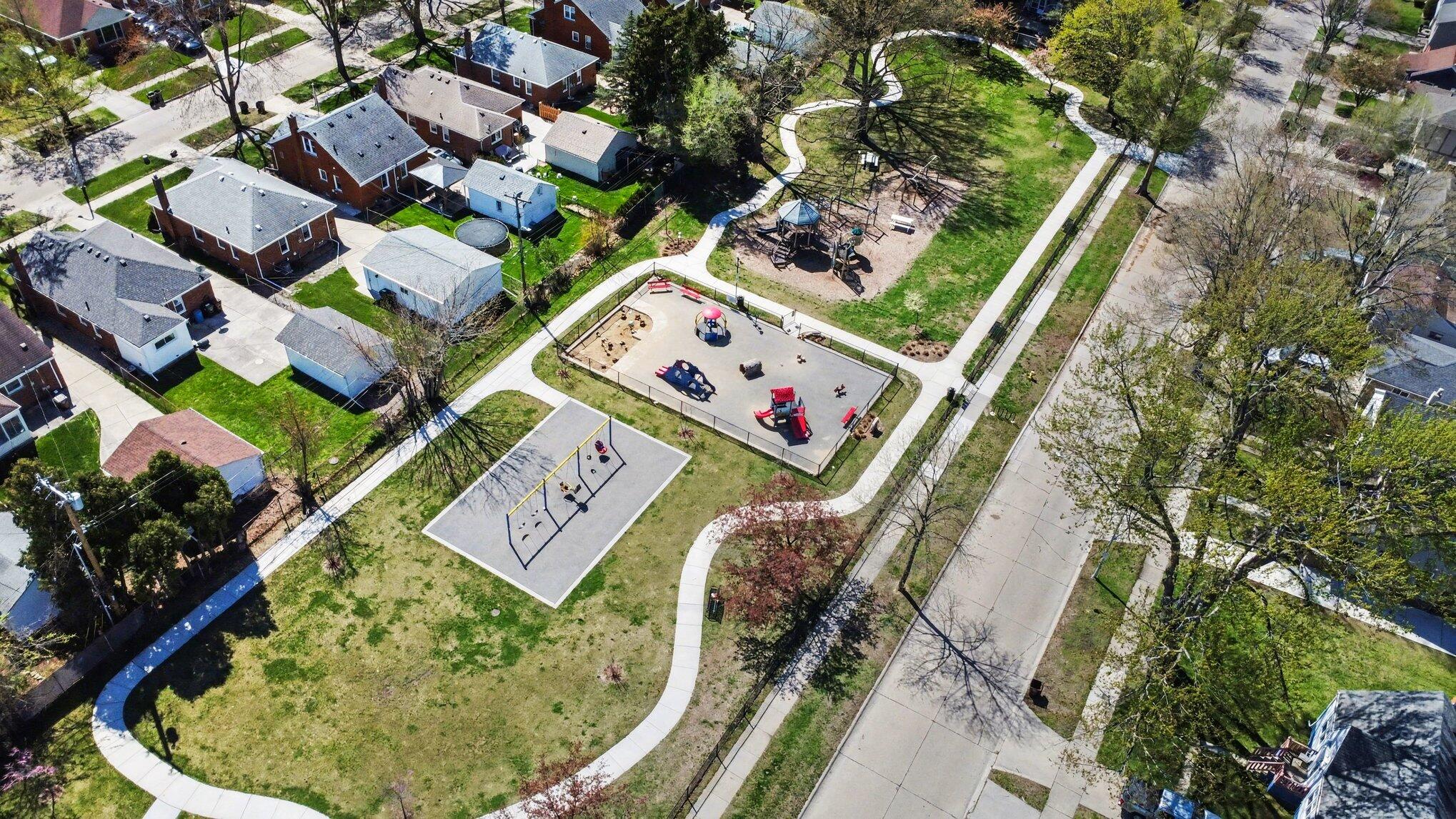 2189 Ridgemont Road Grosse Pointe Woods, MI 48236 - Photo 31 of 36 038_file_7371