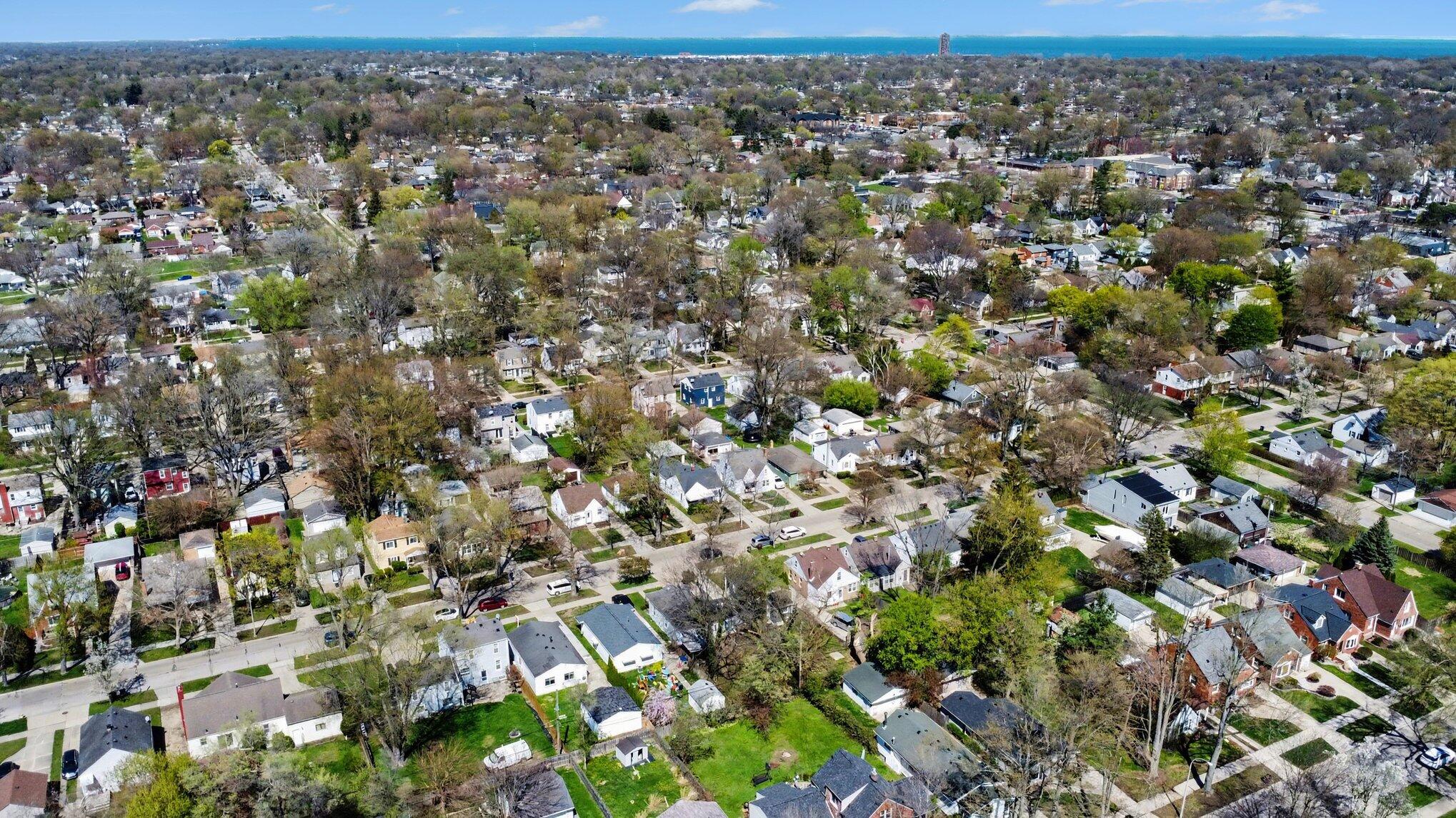 2189 Ridgemont Road Grosse Pointe Woods, MI 48236 - Photo 32 of 36 041_file_8152