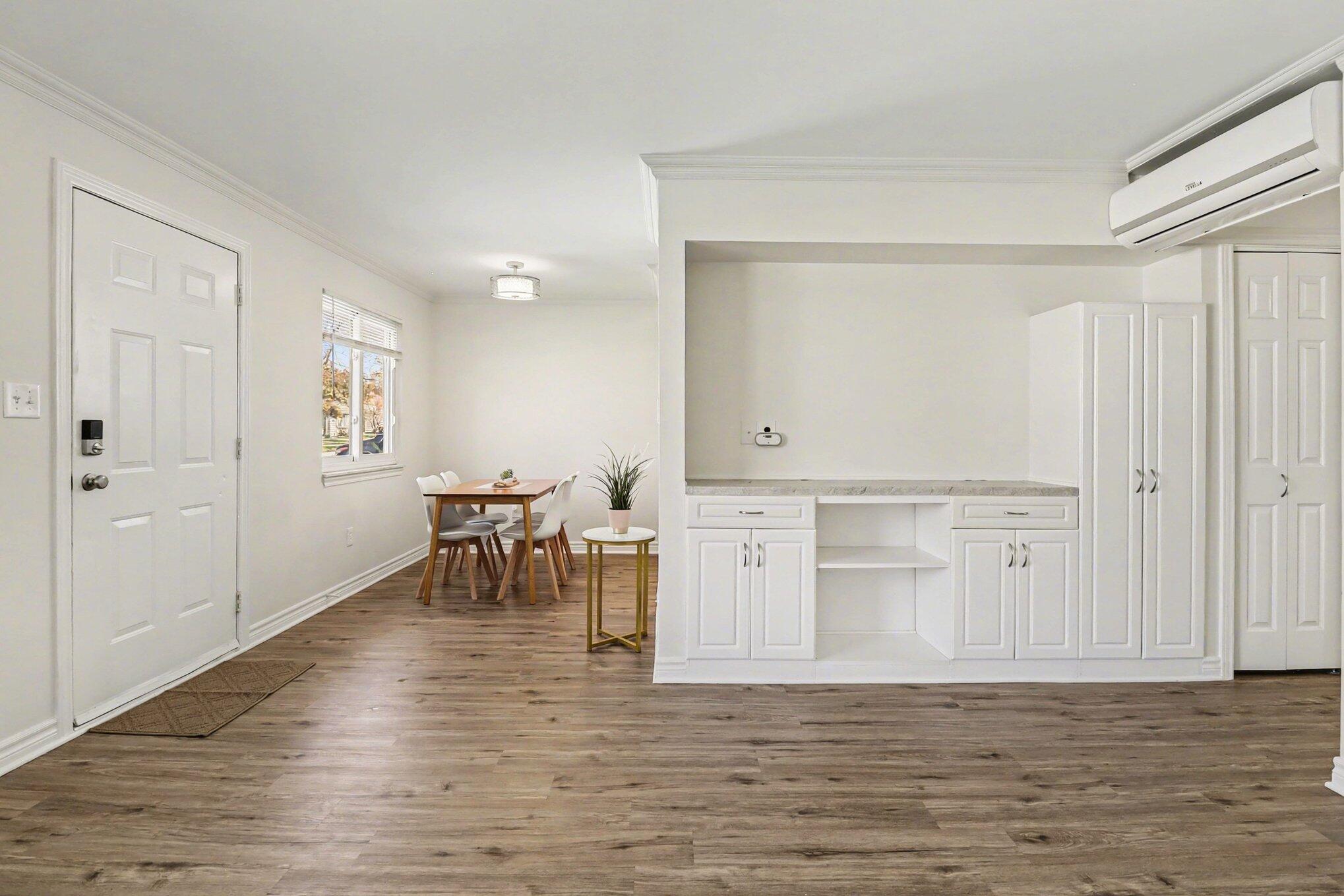 2189 Ridgemont Road Grosse Pointe Woods, MI 48236 - Photo 8 of 36 012_file_1649