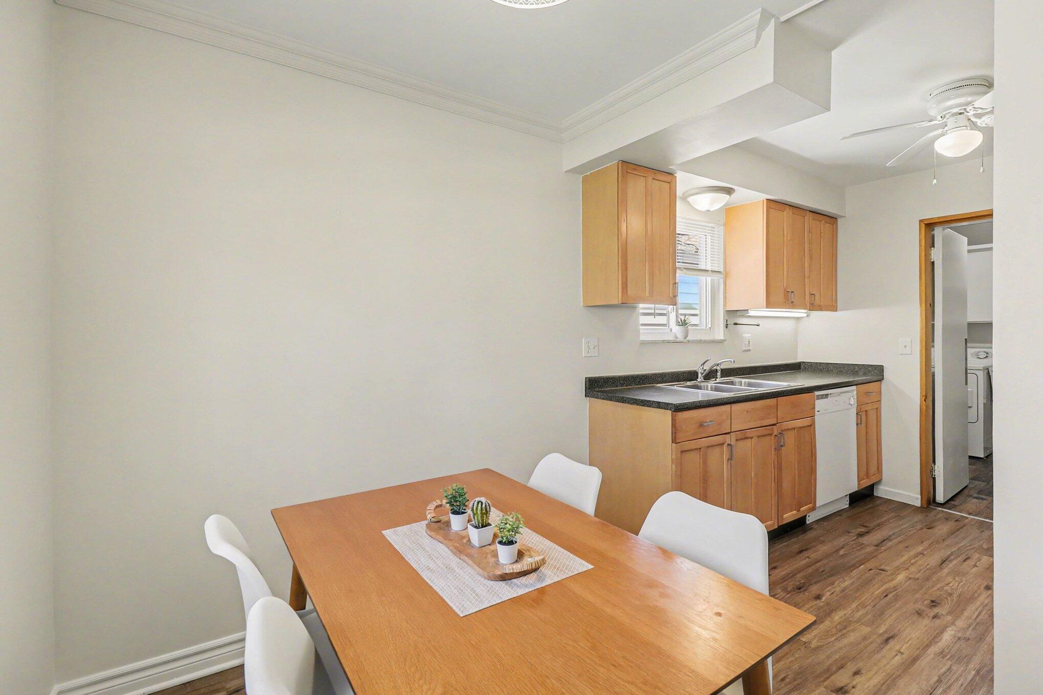 2189 Ridgemont Road Grosse Pointe Woods, MI 48236 - Photo 10 of 36 014_file_2421