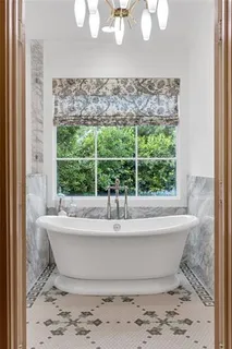 $1,425,000 | 201 Bellaire Drive, New Orleans, LA 70124